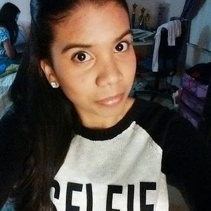 Meet your Posher, Andrea